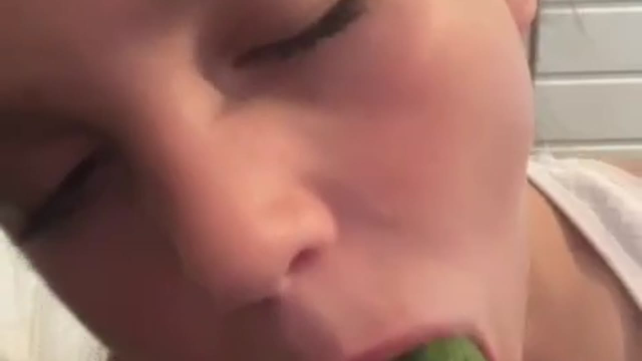 Thumbnail de pantube2N0vW0eHflhuQ99O